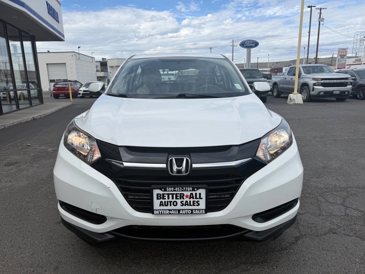 Used 2018 Honda HR-V LX image 2