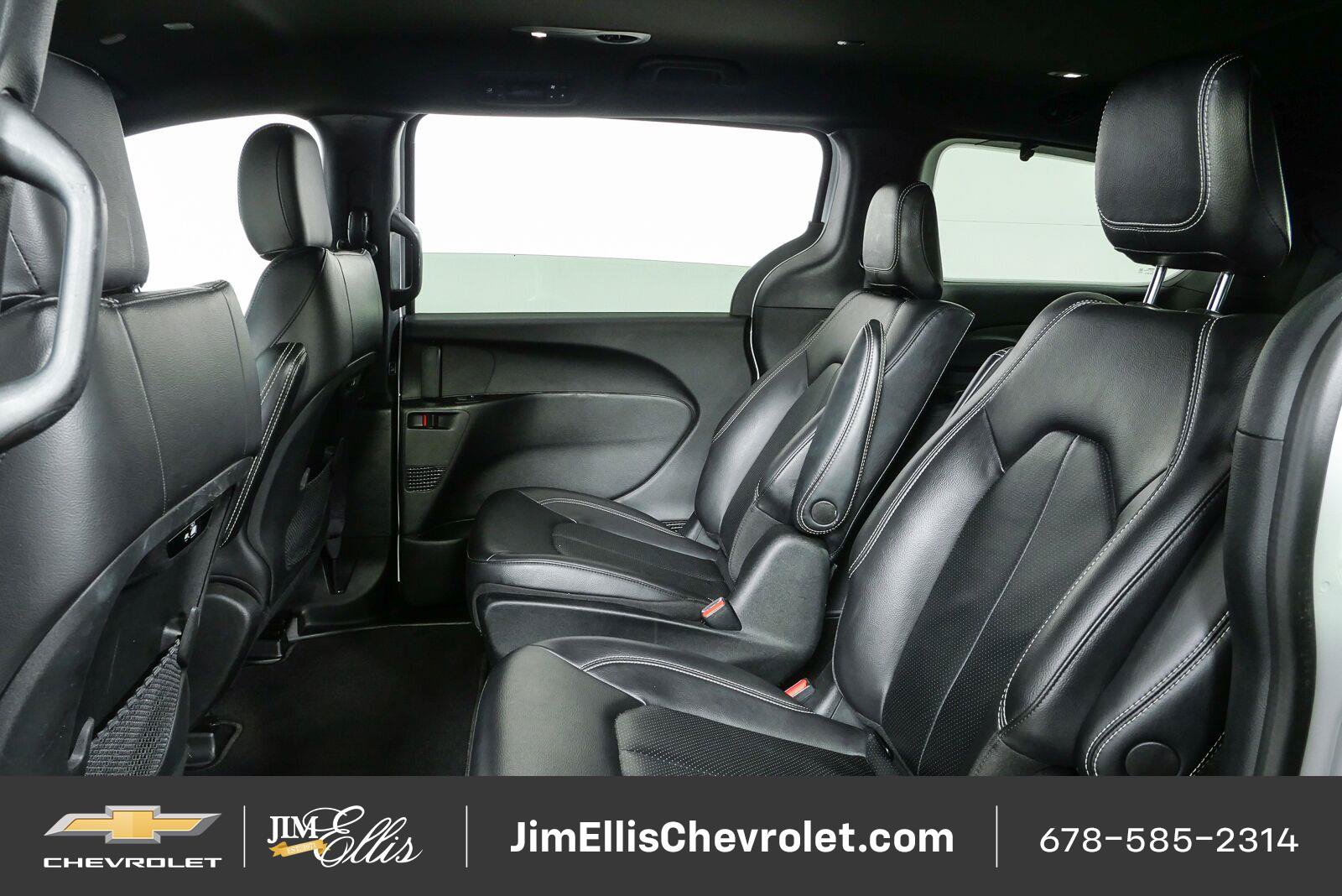 Used 2022 Chrysler Pacifica Touring-L w/ S Appearance Package FWD image 17