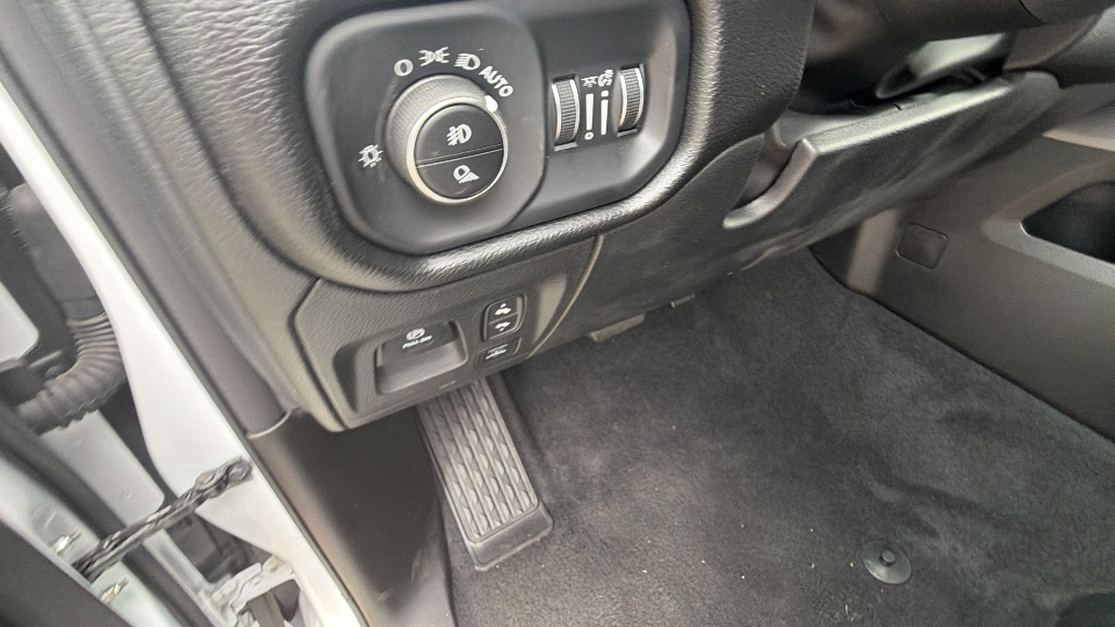 Used 2025 RAM 1500 Laramie w/ Night Edition AWD/4WD image 22