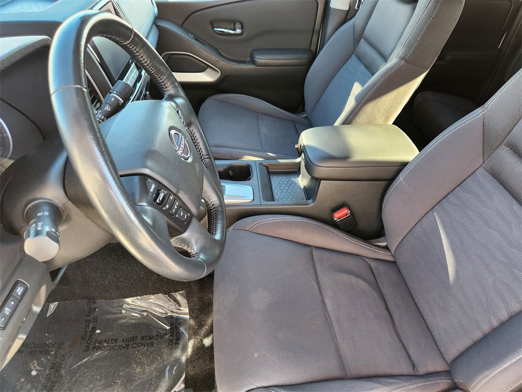 Used 2024 Nissan Frontier SV w/ SV Convenience Package image 5