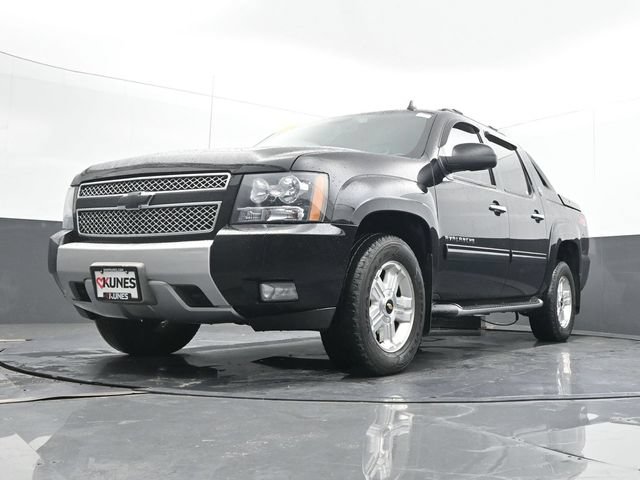 Used 2013 Chevrolet Avalanche LT w/ Suspension Package, Off-Road AWD/4WD image 45