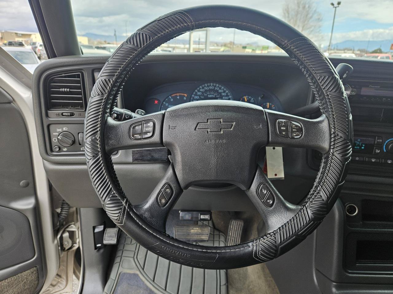 Used 2005 Chevrolet Silverado 2500 LS w/ Heavy-Duty Power Package AWD/4WD image 13