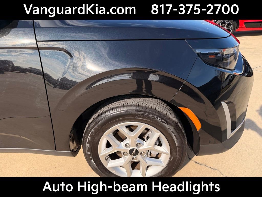 Certified 2025 Kia Soul S image 11