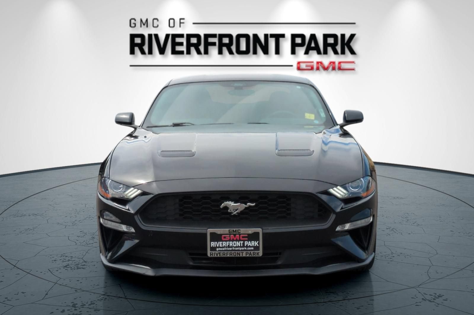 Used 2019 Ford Mustang Premium w/ Equipment Group 201A RWD image 8
