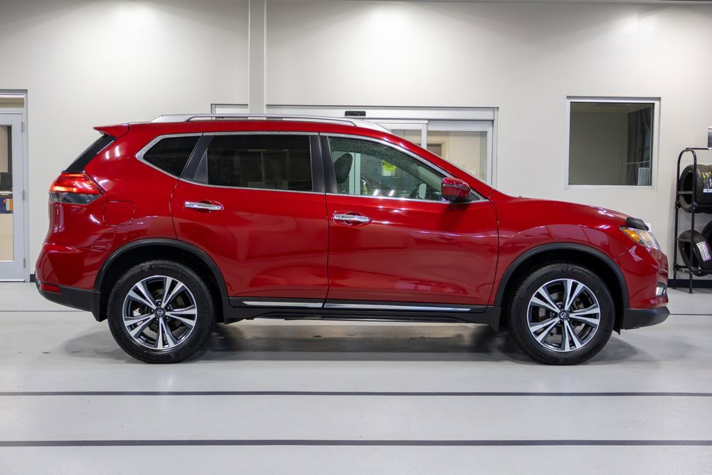 Used 2017 Nissan Rogue SL image 6