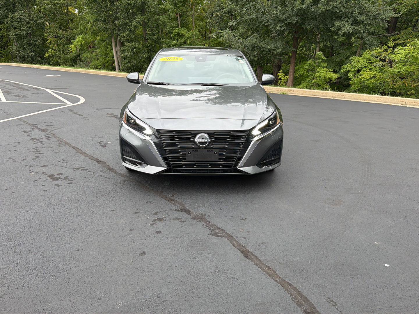 Used 2025 Nissan Altima 2.5 SV w/ SV Premium Package AWD/4WD image 2