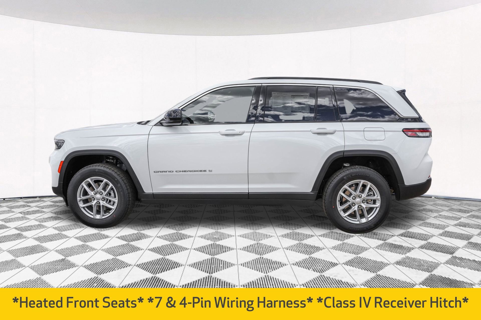 New 2025 Jeep Grand Cherokee Laredo X w/ Luxury Tech Group I image 13