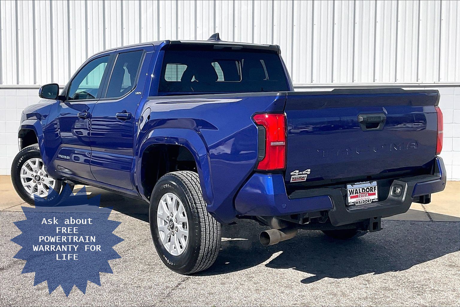Used 2024 Toyota Tacoma SR5 AWD/4WD image 15