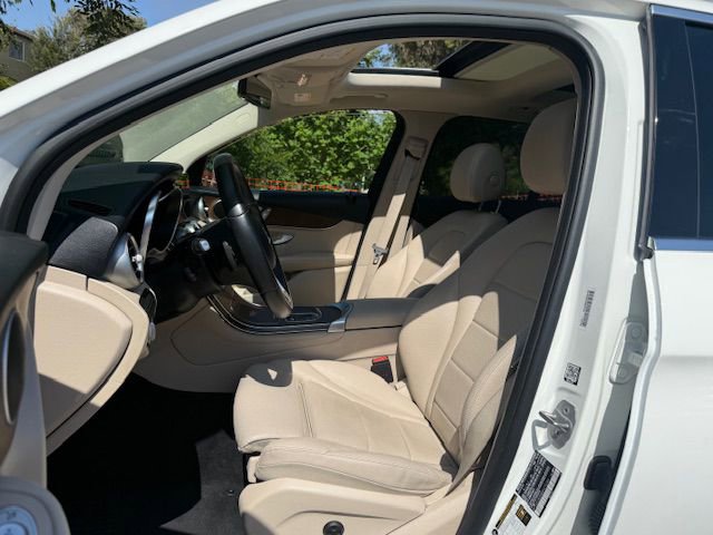 Used 2021 Mercedes-Benz GLC 300 image 21