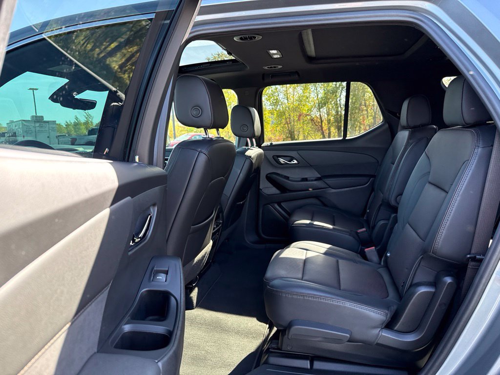 Used 2023 Chevrolet Traverse High Country AWD/4WD image 25
