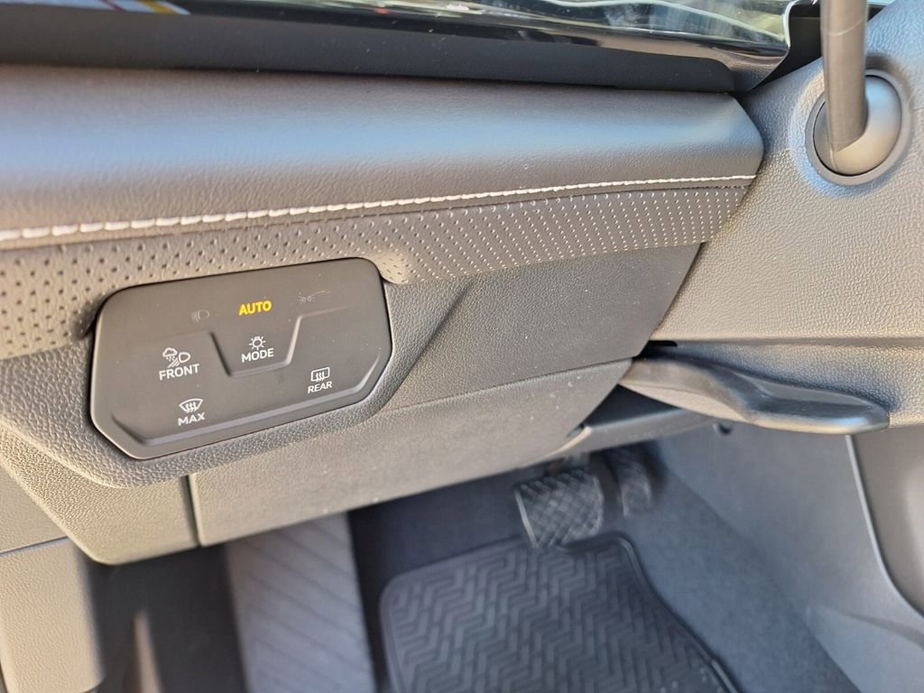 New 2026 Volkswagen Atlas SE image 22