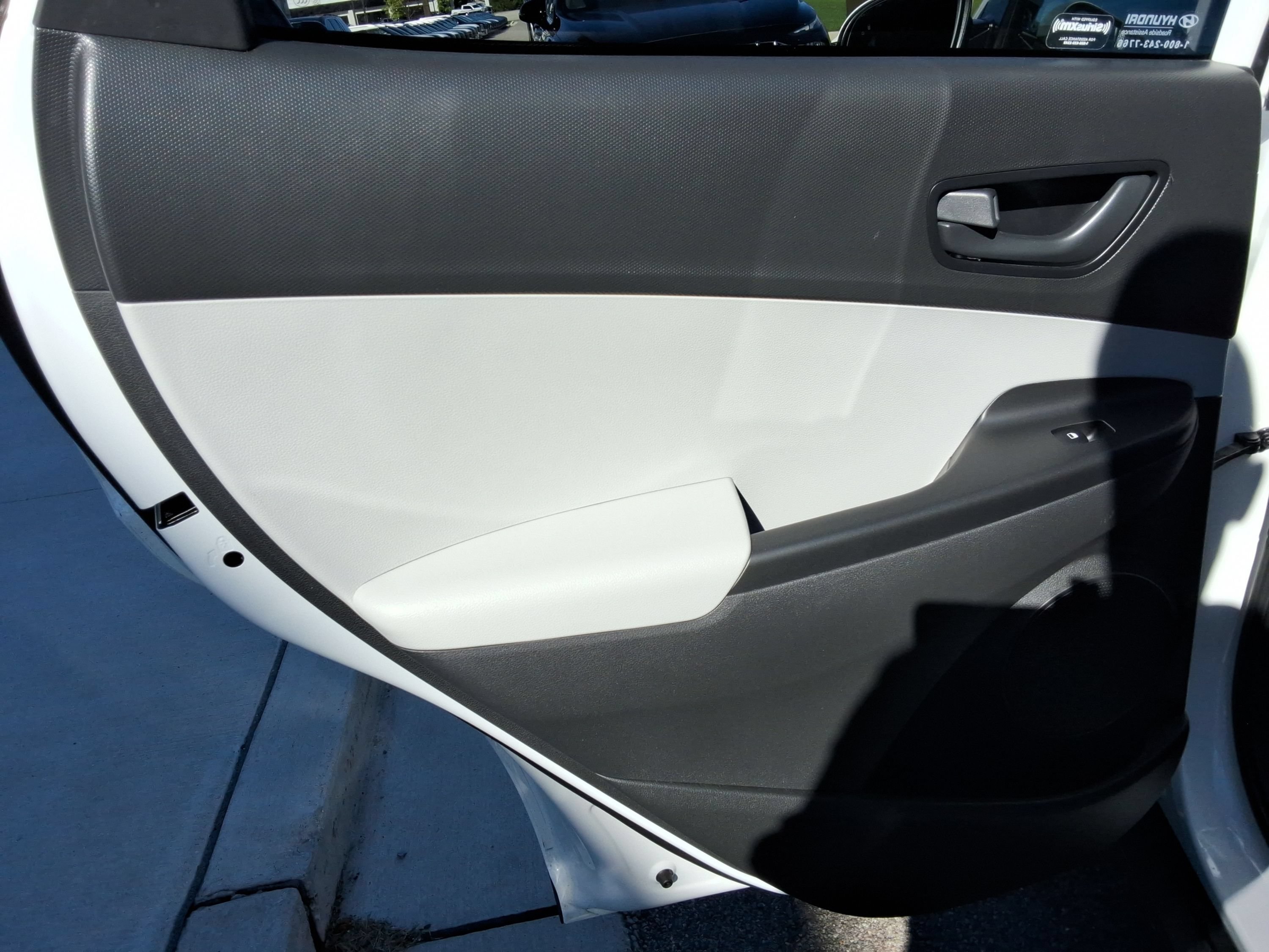 Used 2023 Hyundai Kona SEL AWD/4WD image 36