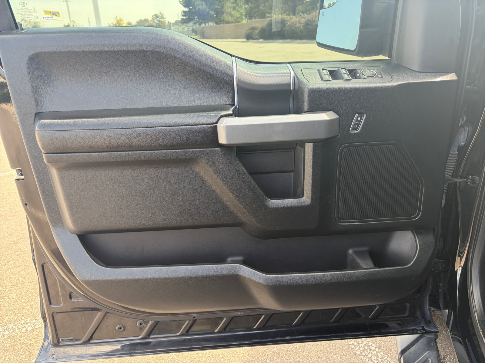 Used 2018 Ford F150 XLT w/ Equipment Group 302A Luxury AWD/4WD image 13