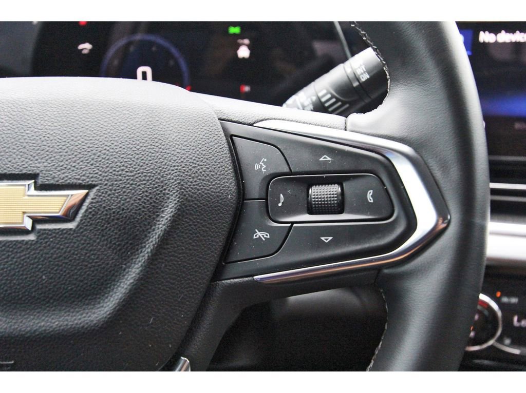 Used 2025 Chevrolet Trax LT w/ Driver Confidence Package image 16