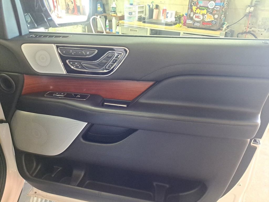Used 2019 Lincoln Navigator Reserve image 20