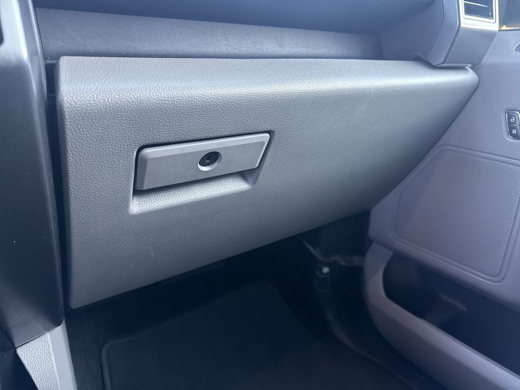 Used 2018 Ford F150 XLT w/ Equipment Group 302A Luxury AWD/4WD image 37