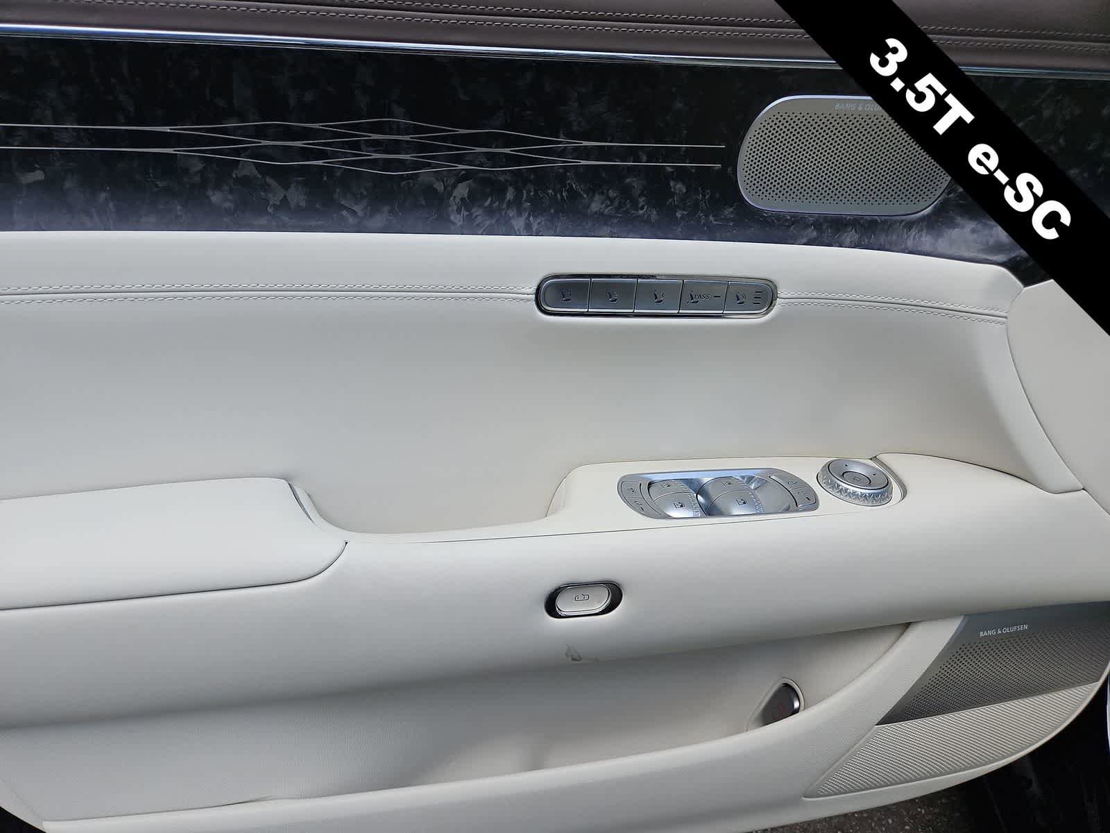 Used 2025 Genesis G90 3.5T image 28