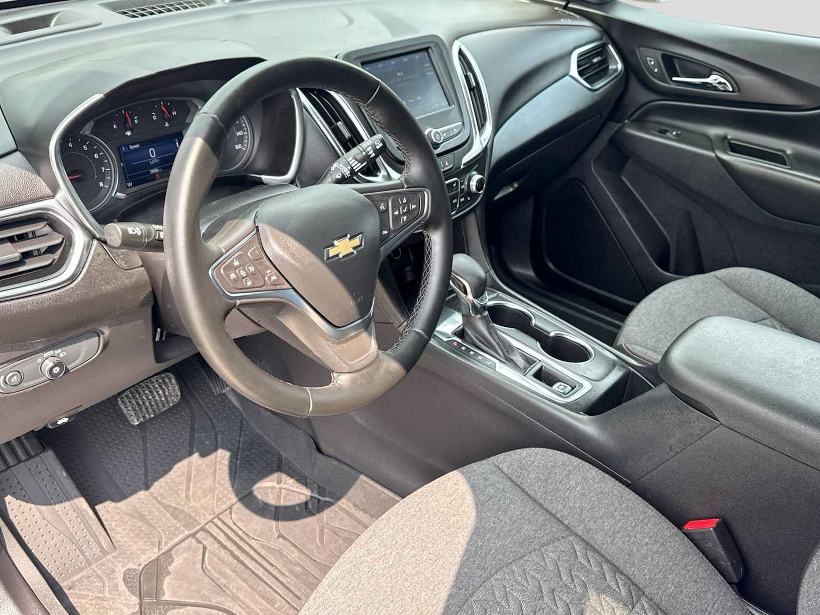Used 2024 Chevrolet Equinox LT w/ LPO, Floor Liner Package FWD image 2