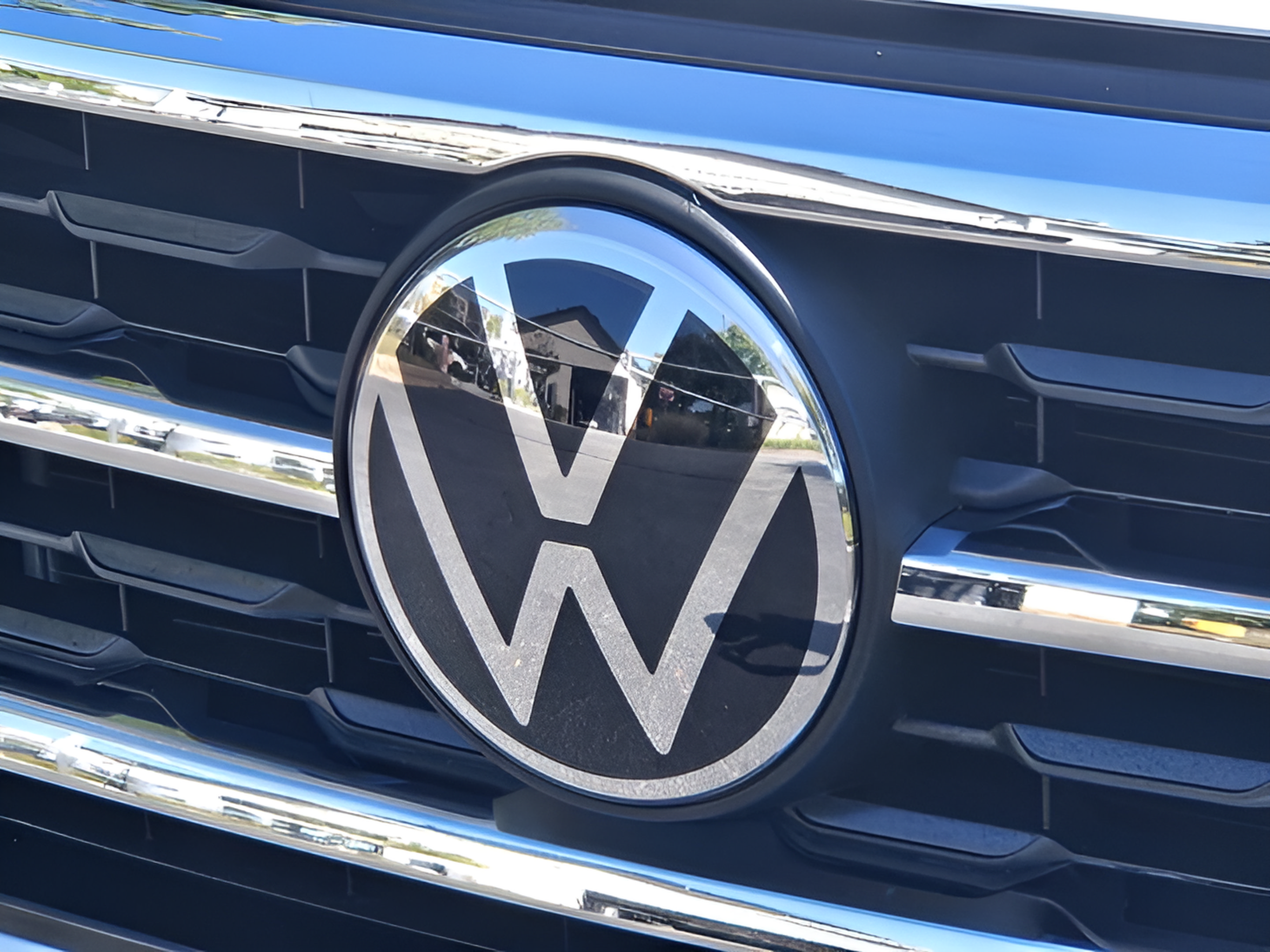 Used 2023 Volkswagen Atlas Cross Sport SE FWD image 31
