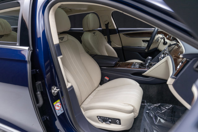 Used 2021 Bentley Flying Spur W12 image 58