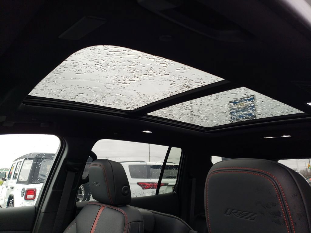 New 2026 Chevrolet Traverse RS w/ LPO, Floor Liner Package AWD/4WD image 20