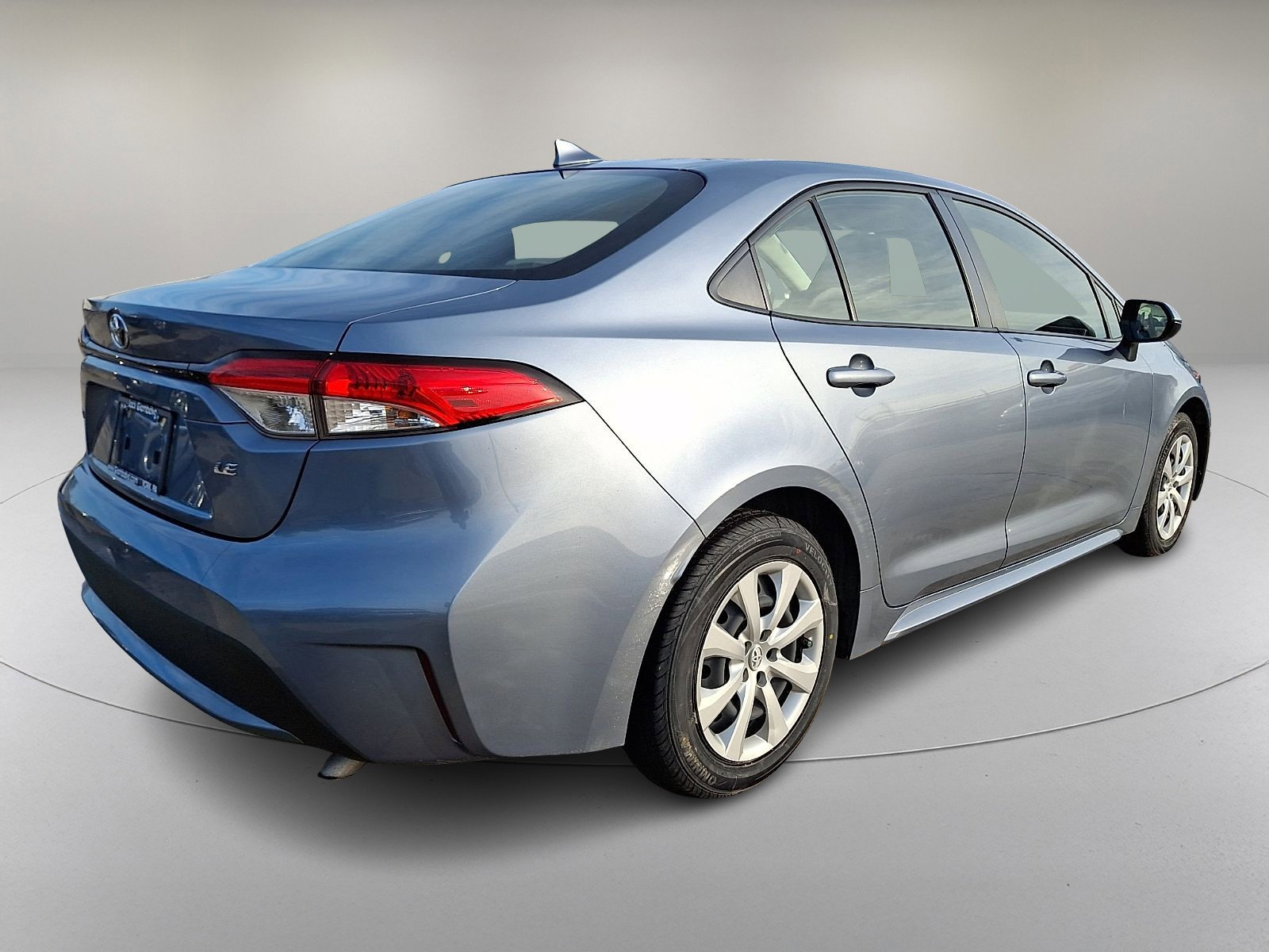 Used 2022 Toyota Corolla LE image 4