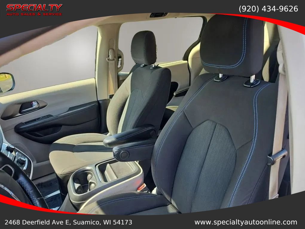 Used 2021 Chrysler Pacifica Touring w/ Cold Weather Group FWD image 19