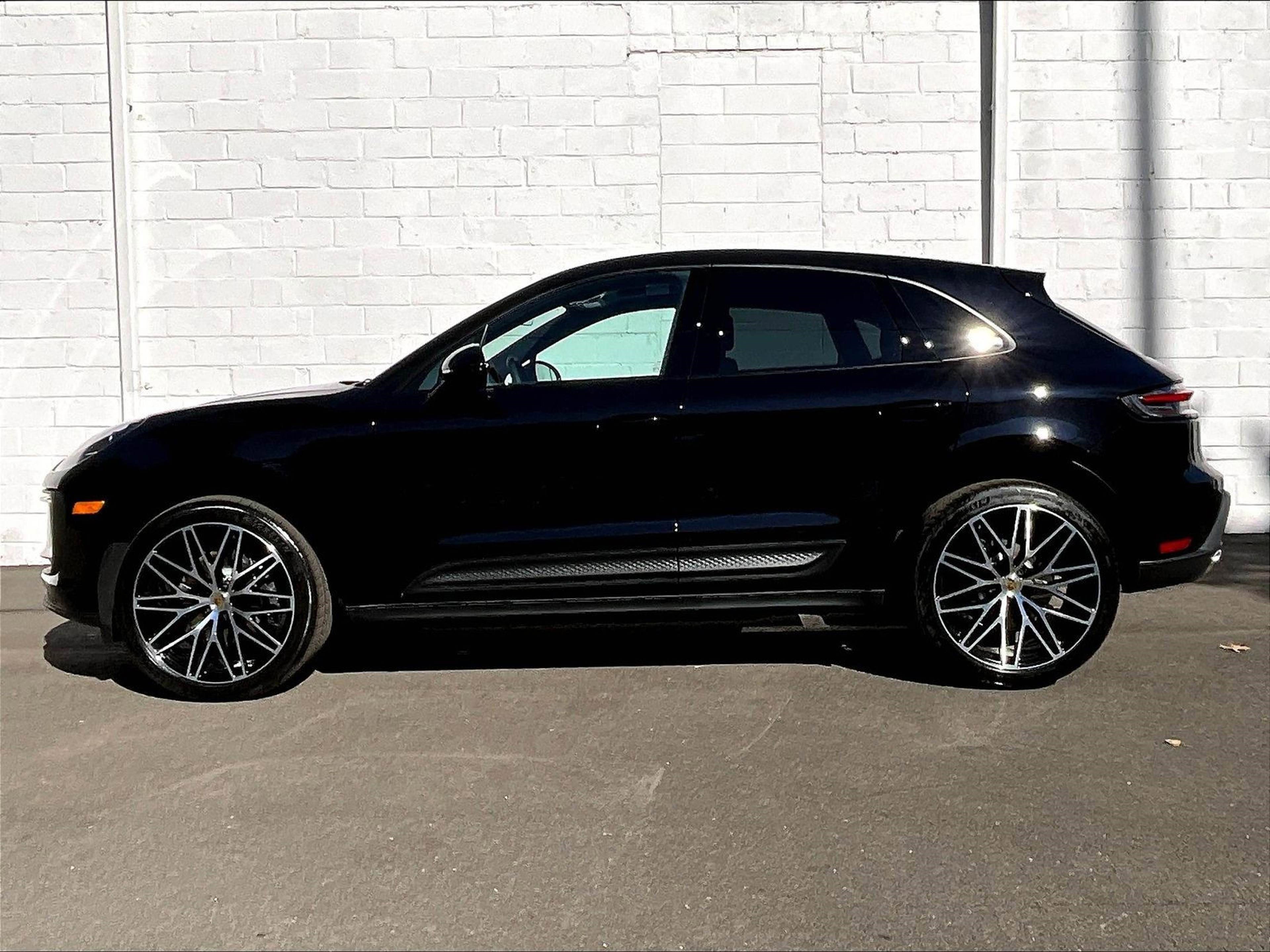 New 2026 Porsche Macan image 2