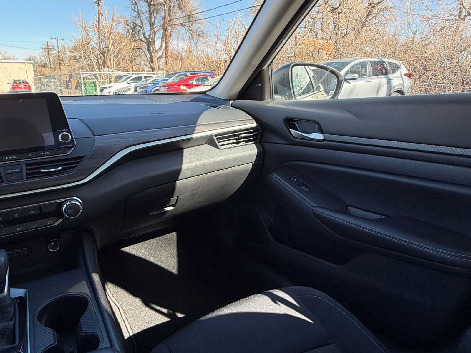 Used 2025 Nissan Altima 2.5 SV image 33