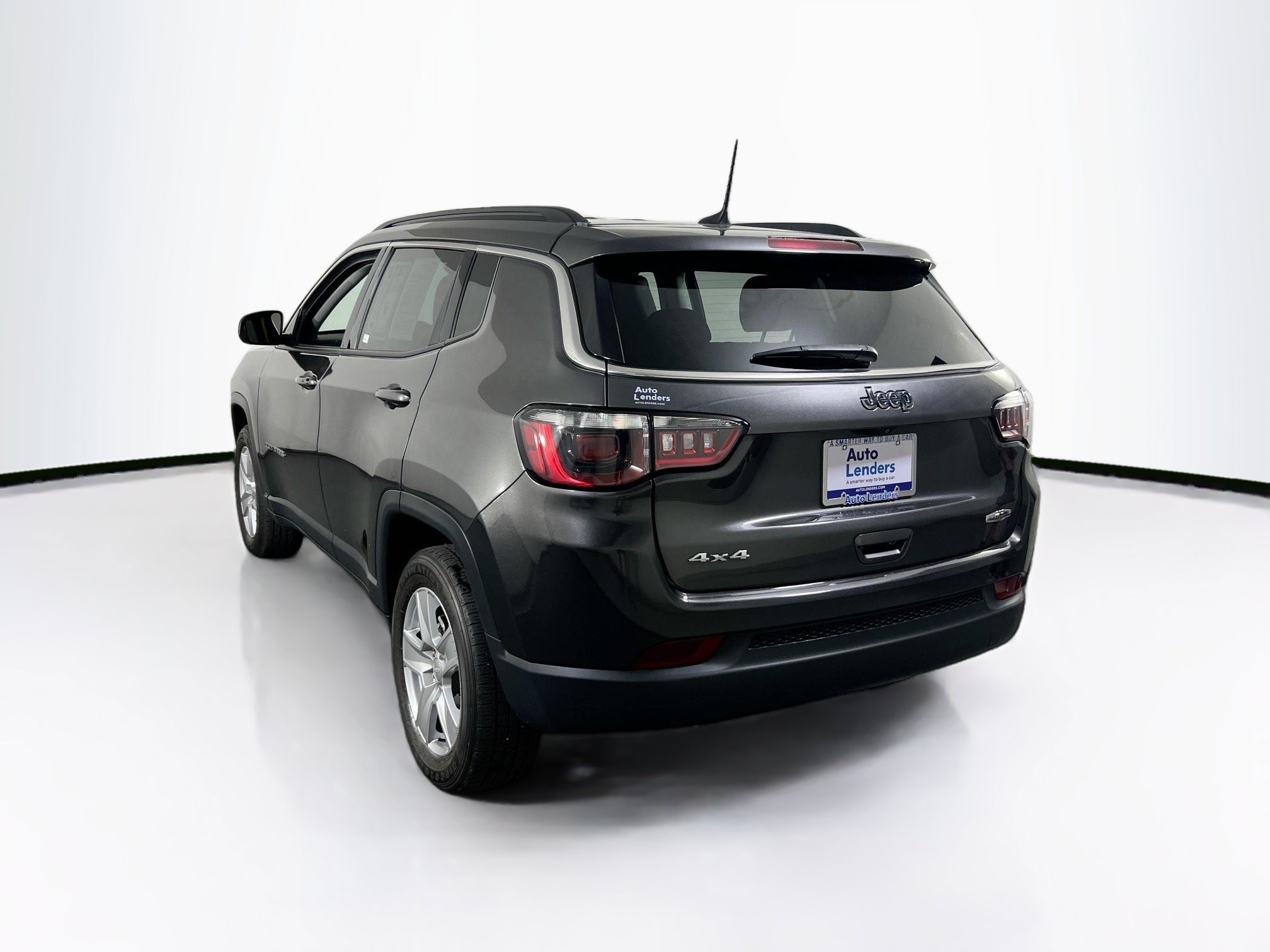 Used 2022 Jeep Compass Latitude w/ Convenience Group AWD/4WD image 7