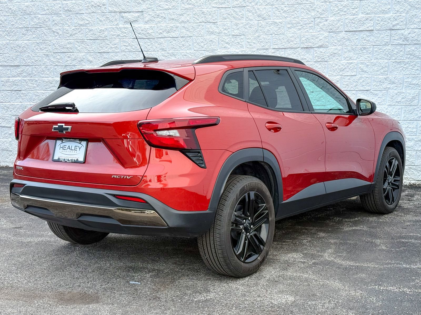 Certified 2024 Chevrolet Trax ACTIV w/ Sunroof Package image 8