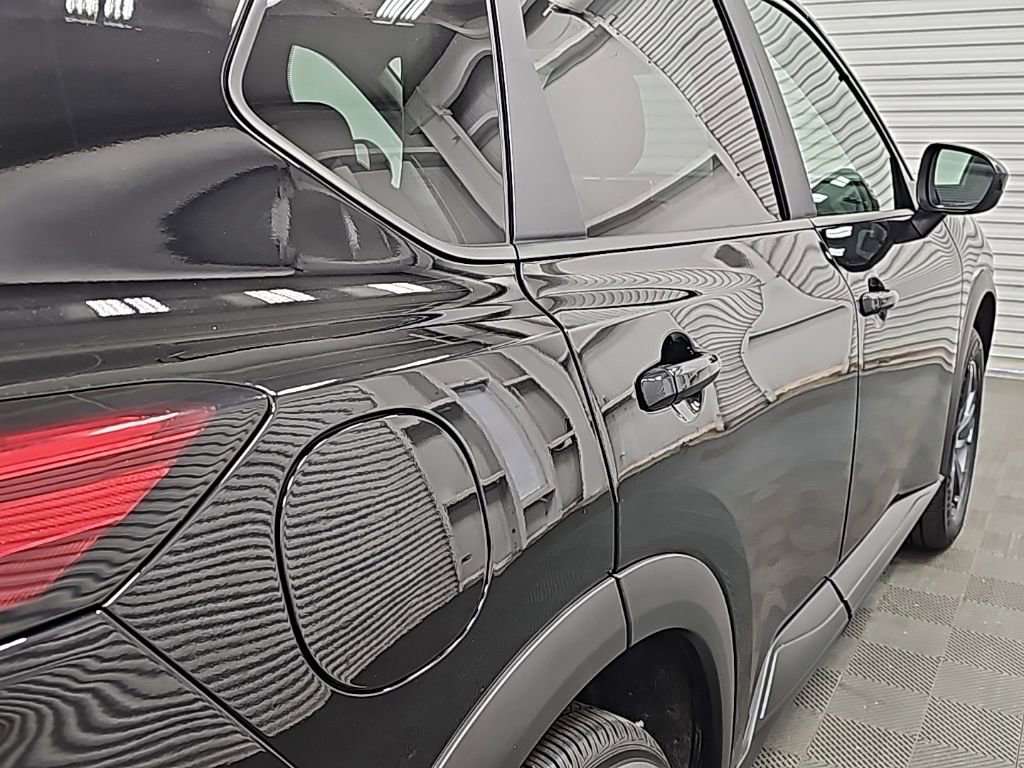 Used 2024 Nissan Rogue SV image 10