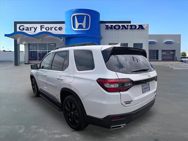 Used 2025 Honda Pilot Black Edition image 3
