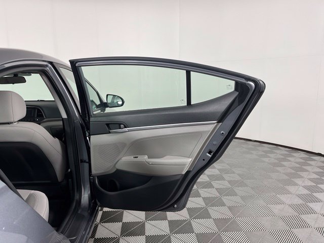 Used 2019 Hyundai Elantra SE FWD image 37