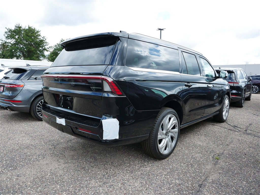 Used 2025 Lincoln Navigator L Black Label image 5