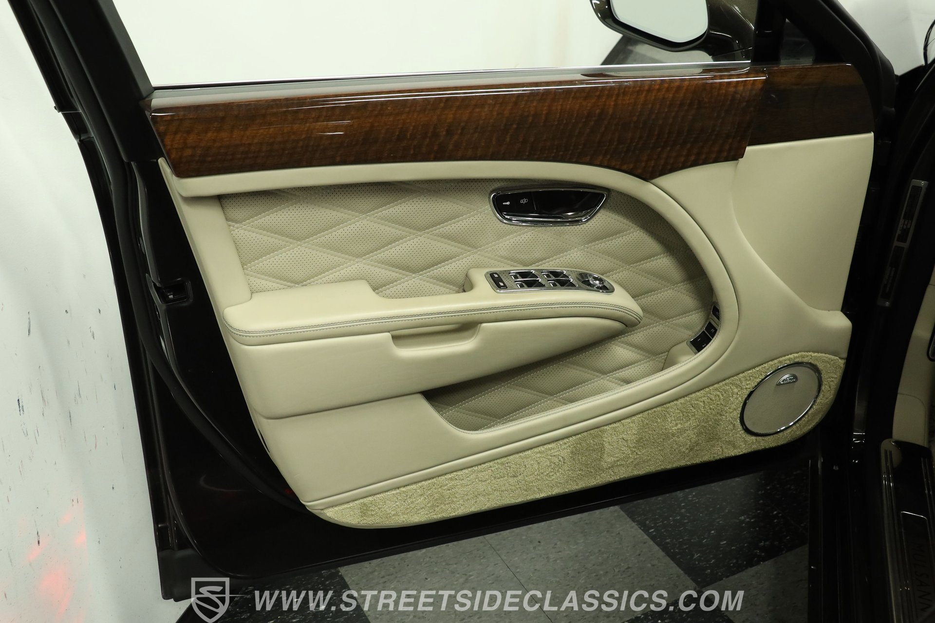 Used 2020 Bentley Mulsanne RWD image 35