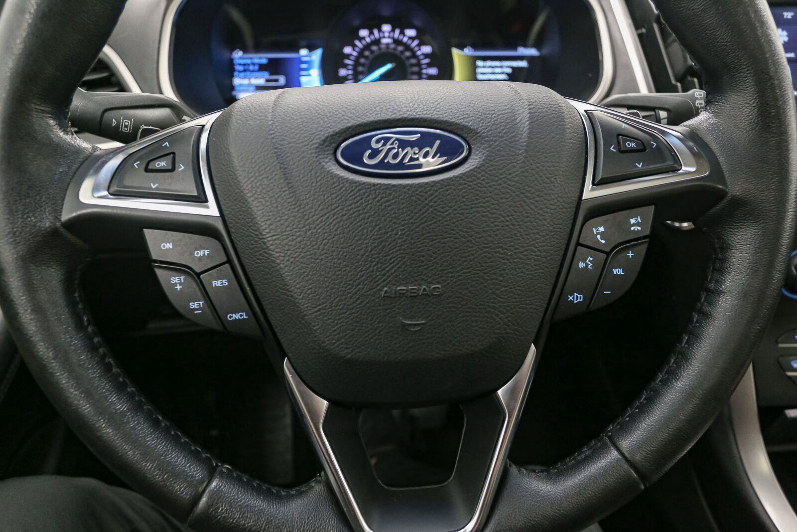 Used 2019 Ford Edge SEL w/ Equipment Group 201A AWD/4WD image 36