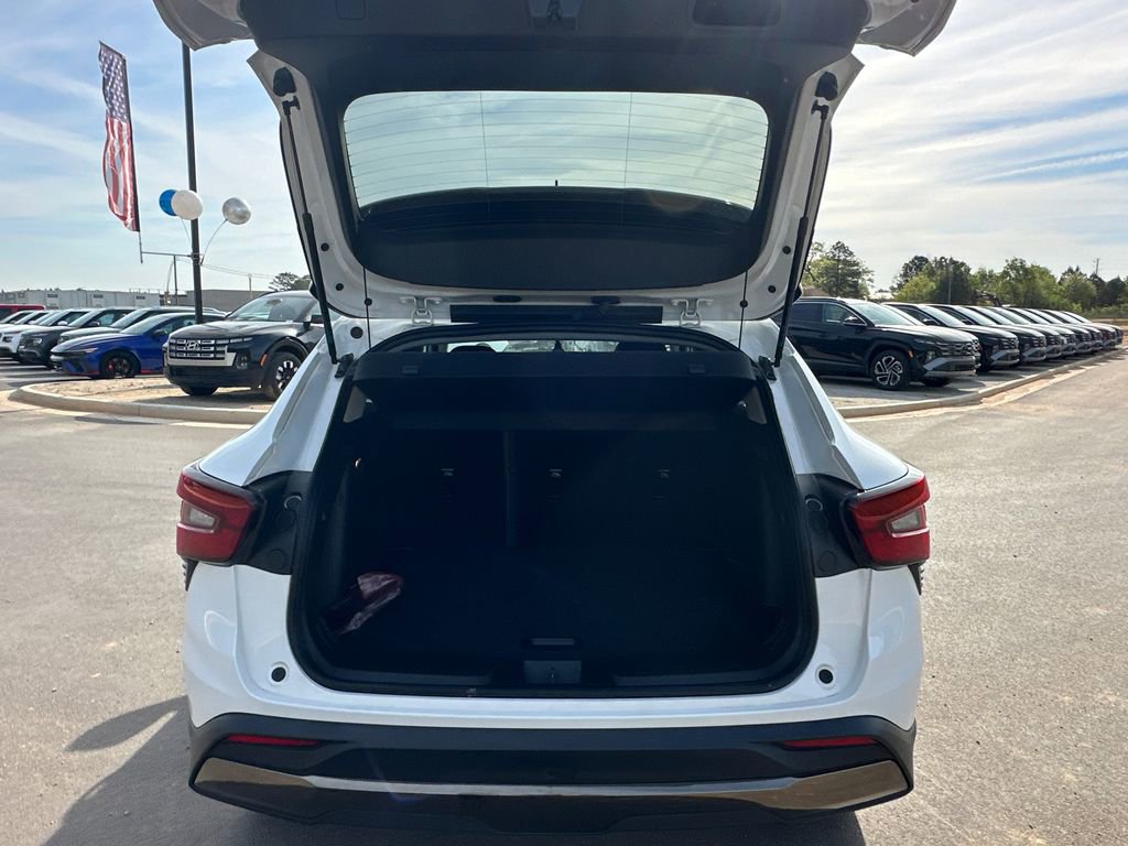 Used 2025 Chevrolet Trax ACTIV w/ Driver Confidence Package image 18