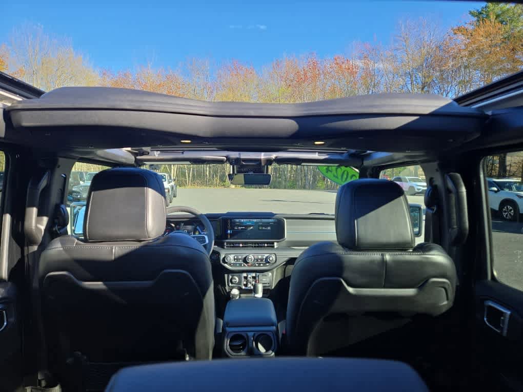 Used 2024 Jeep Wrangler High Altitude AWD/4WD image 36