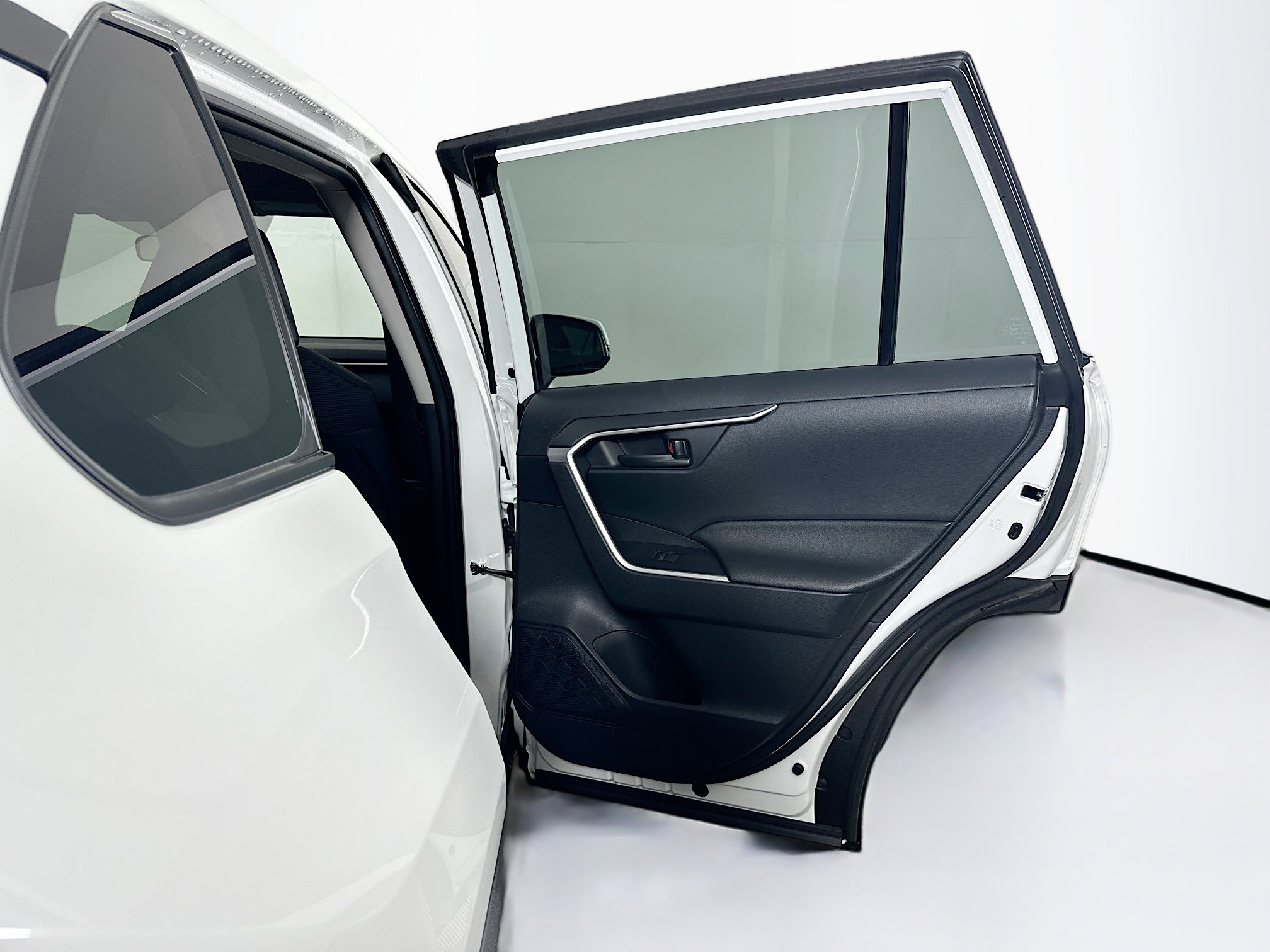 Used 2025 Toyota RAV4 LE image 28