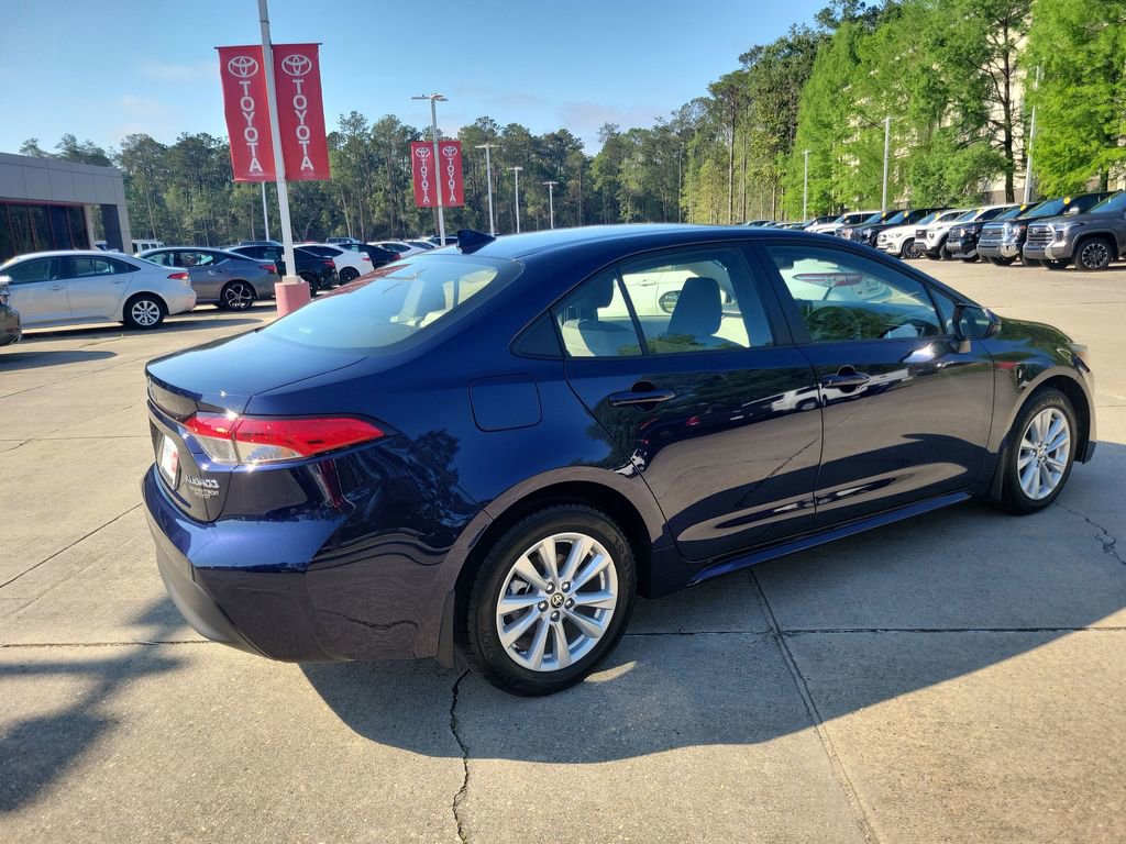Certified 2026 Toyota Corolla LE w/ LE Premium Package FWD image 5