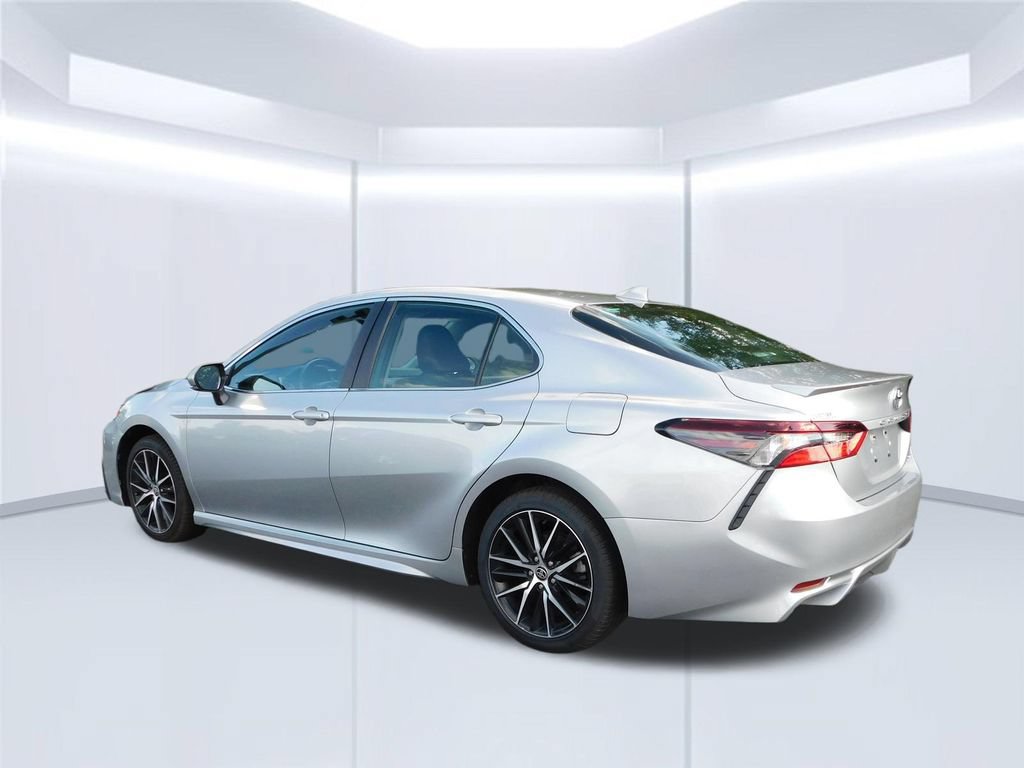 Used 2023 Toyota Camry SE FWD image 5
