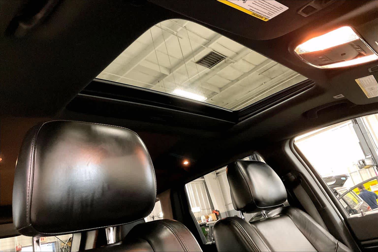 Used 2019 Jeep Grand Cherokee Limited AWD/4WD image 14