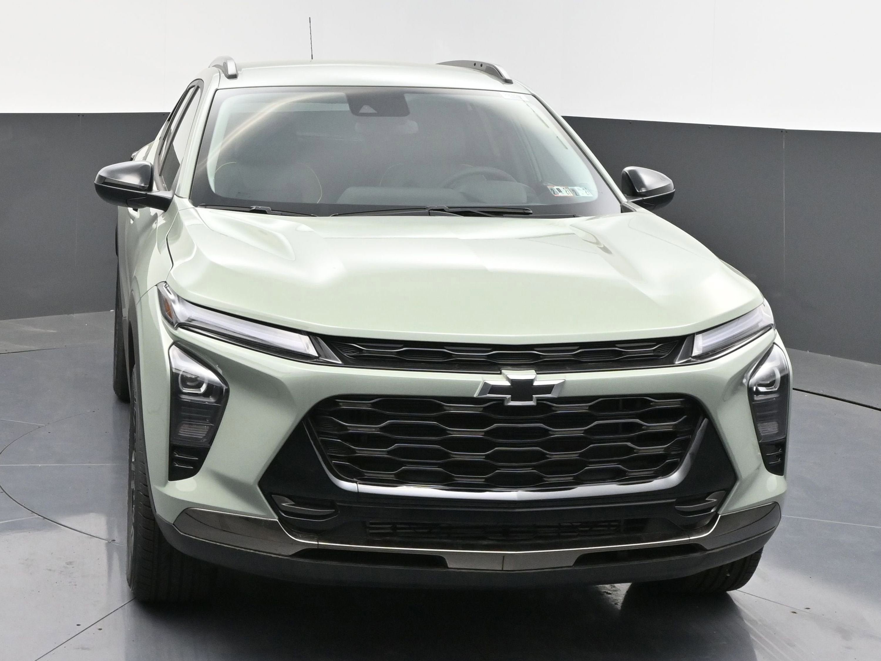 New 2026 Chevrolet Trax ACTIV FWD image 2