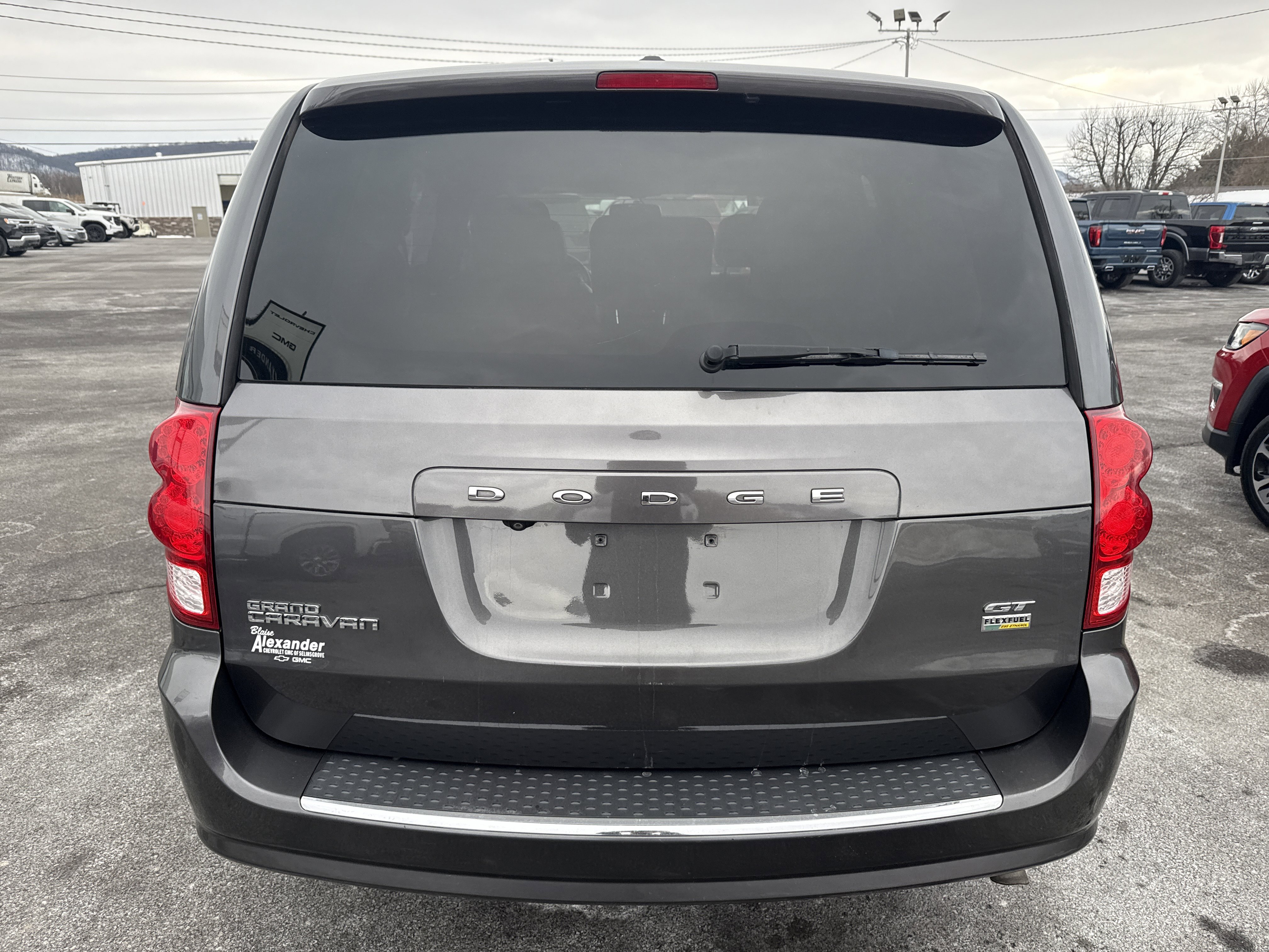 Used 2017 Dodge Grand Caravan GT image 4