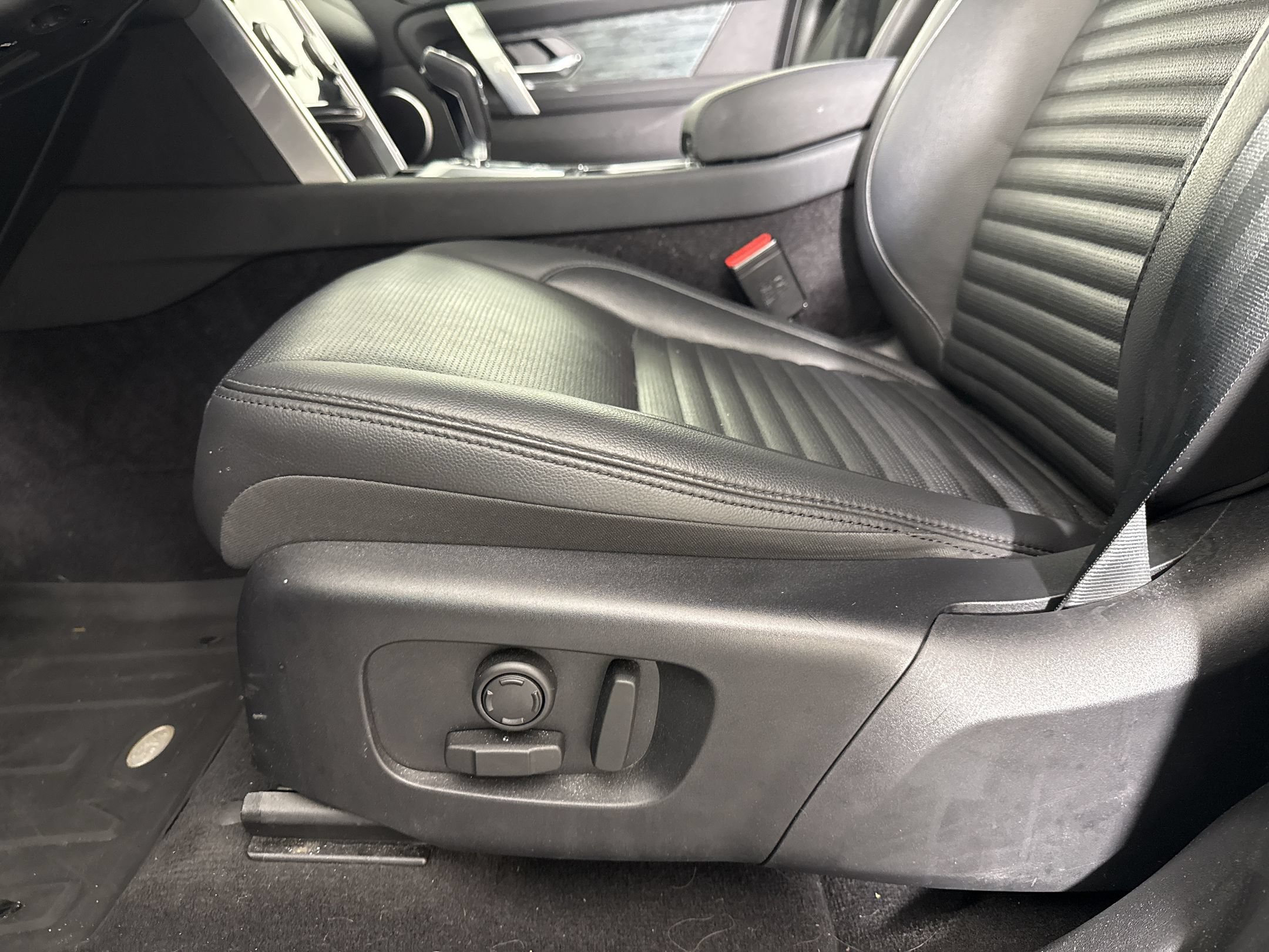 Used 2023 Land Rover Discovery Sport S AWD/4WD image 15
