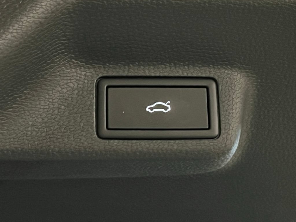New 2025 Volkswagen ID. Buzz Pro S RWD image 39