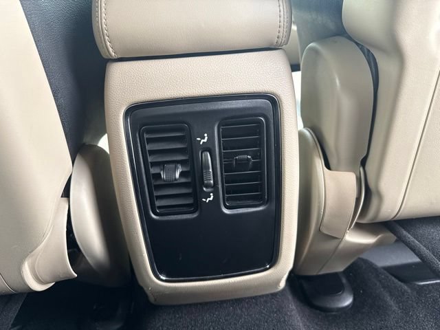 Used 2021 Jeep Grand Cherokee Laredo AWD/4WD image 36
