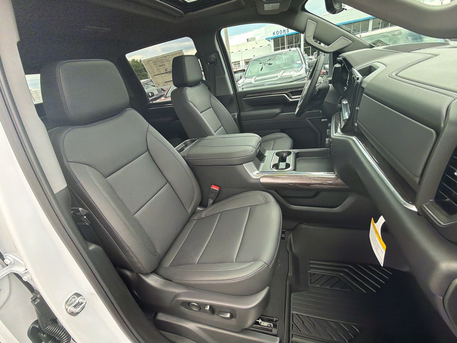 New 2026 Chevrolet Silverado 2500 LTZ w/ LTZ Plus Package AWD/4WD image 28