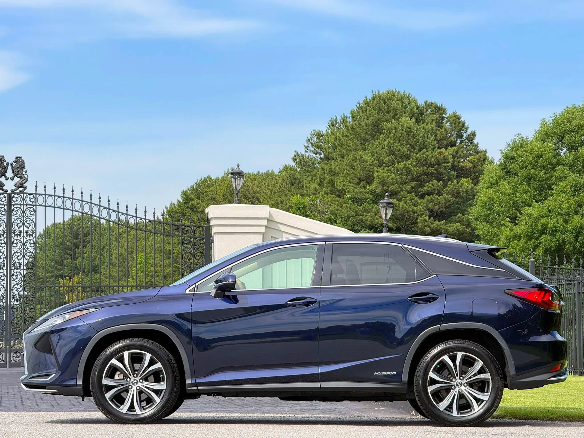 Used 2020 Lexus RX 450h AWD w/ Premium Package image 11